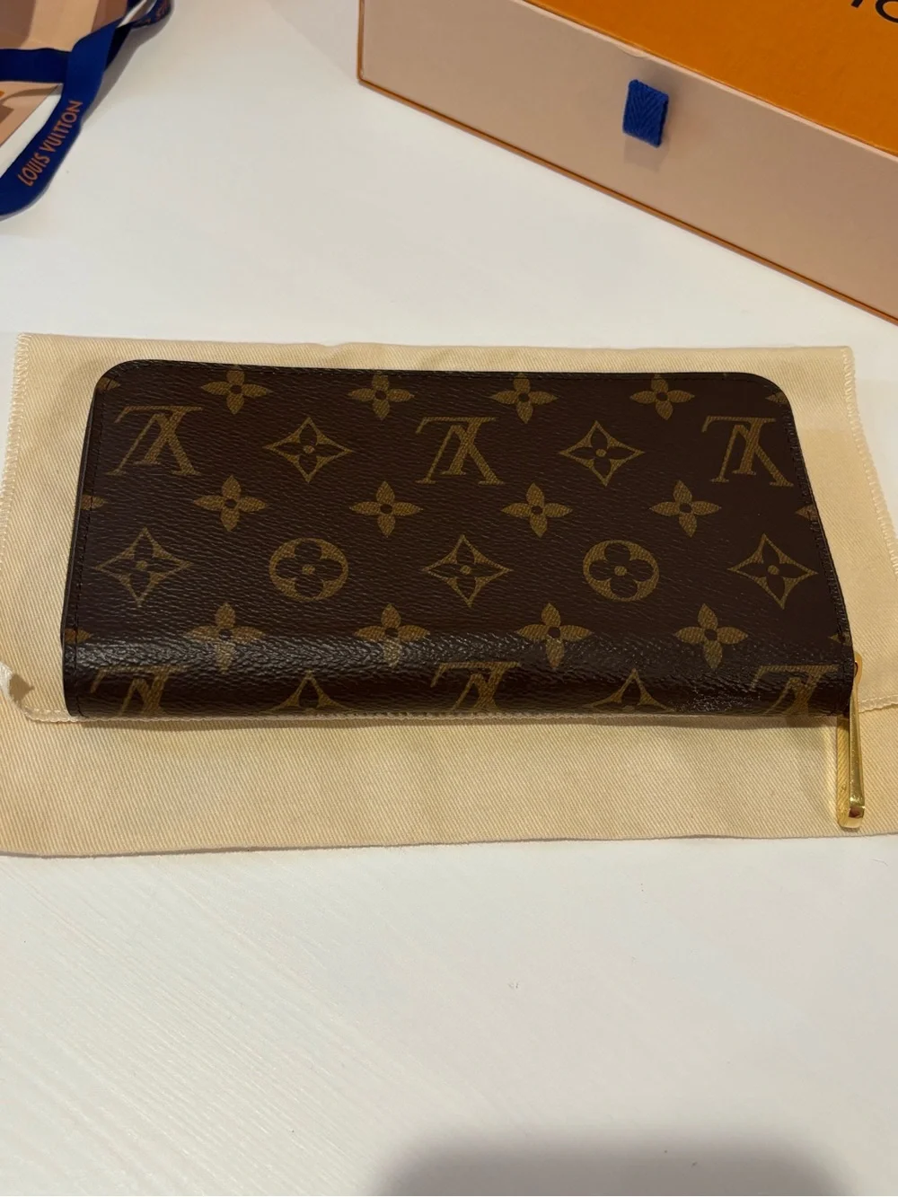 Louis Vuitton poppy sold